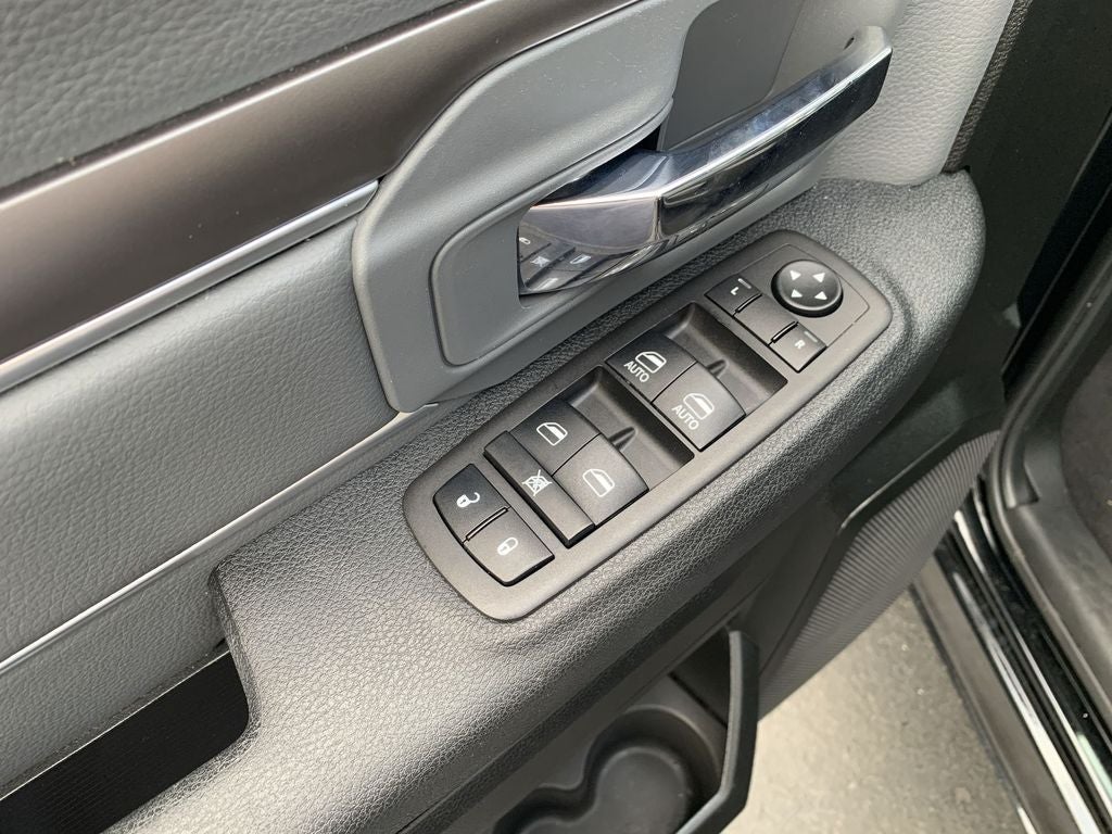 2024 RAM 1500 Classic SLT