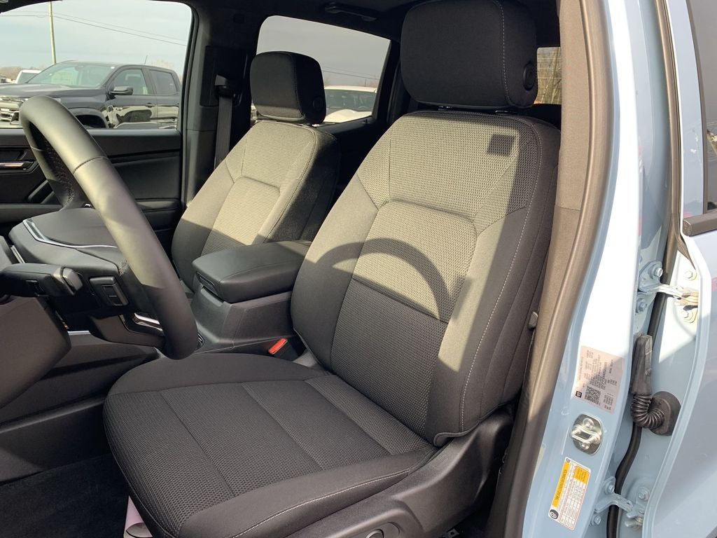 2025 Chevrolet Colorado WT/LT