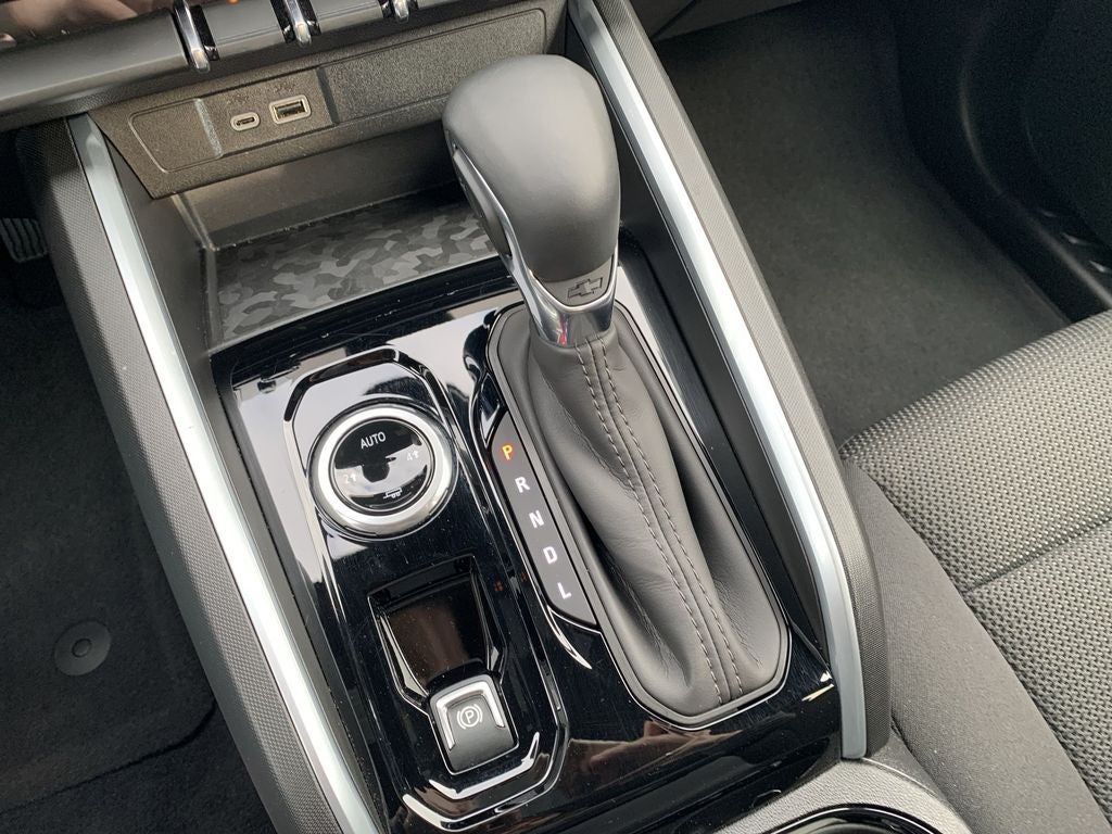 2025 Chevrolet Colorado WT/LT