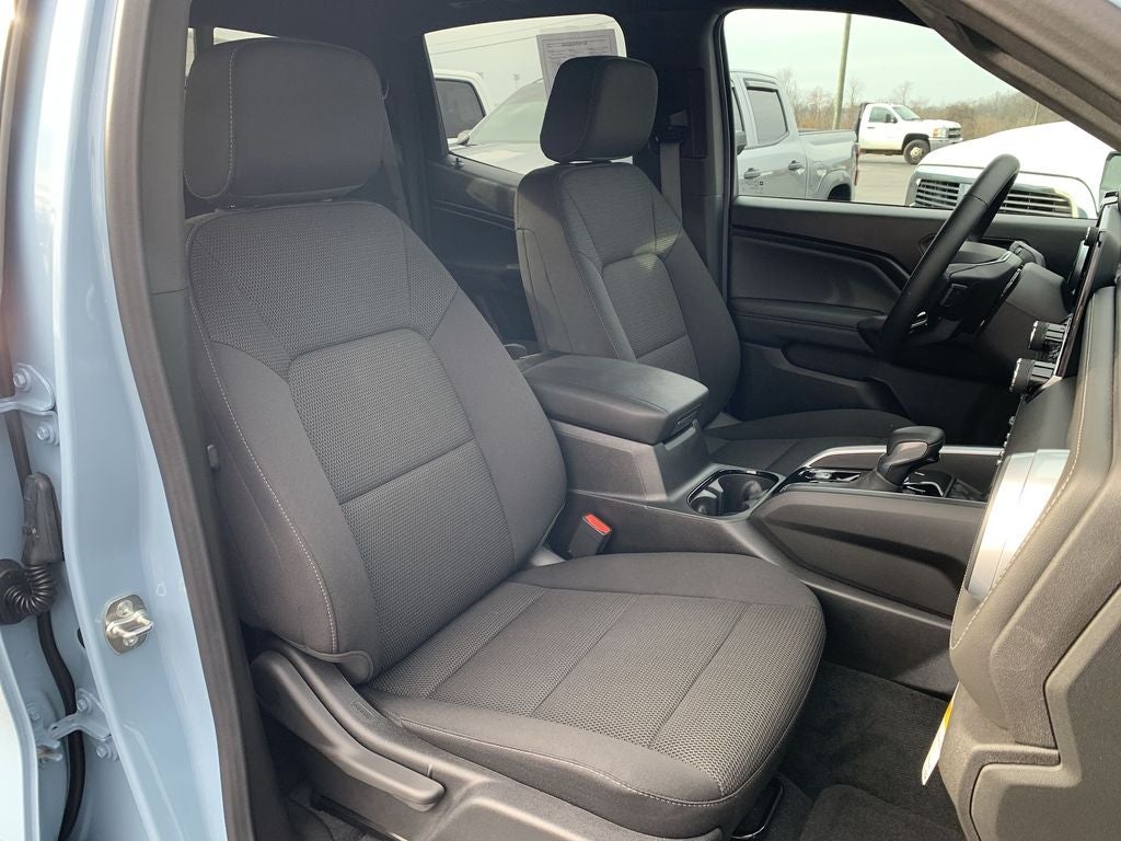 2025 Chevrolet Colorado WT/LT