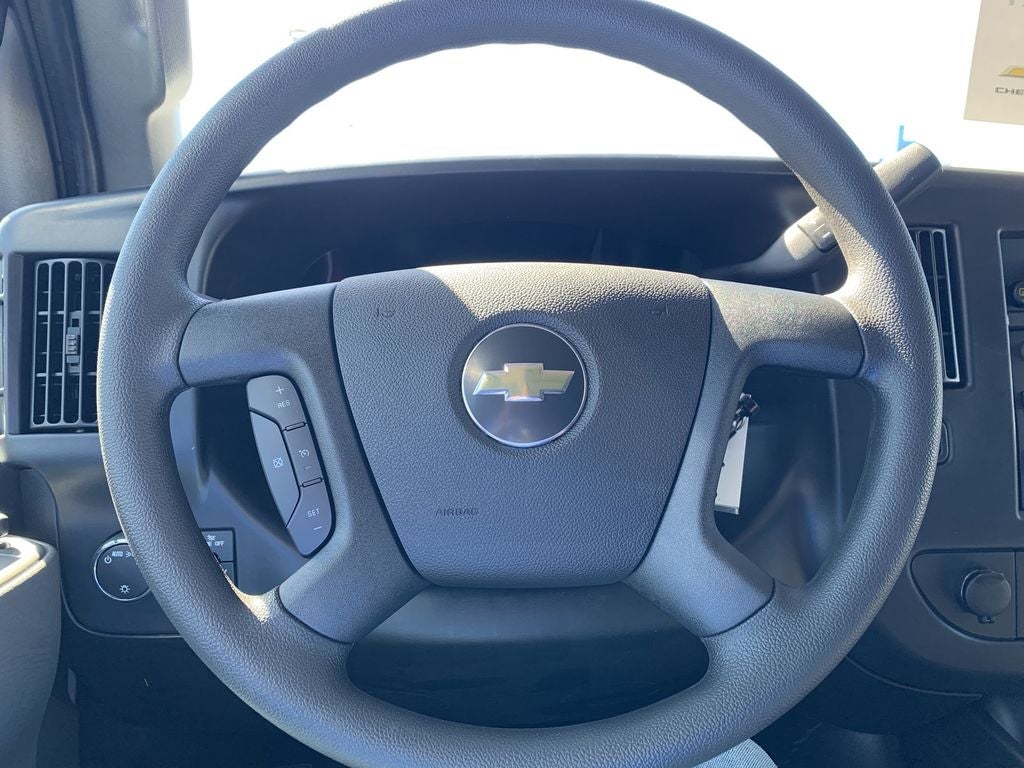 2025 Chevrolet Express Cargo 3500 WT