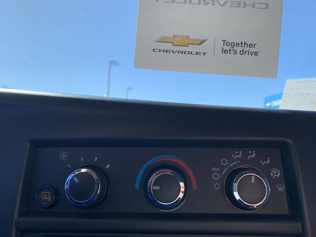 2025 Chevrolet Express Cargo 3500 WT