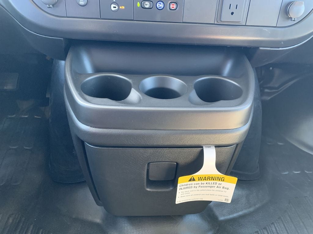 2025 Chevrolet Express Cargo 3500 WT