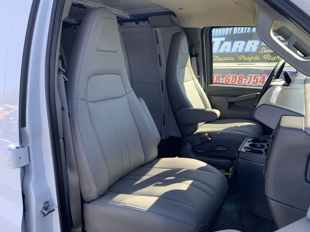 2025 Chevrolet Express Cargo 3500 WT