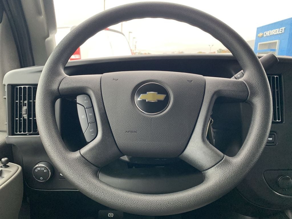 2025 Chevrolet Express Cargo 3500 WT