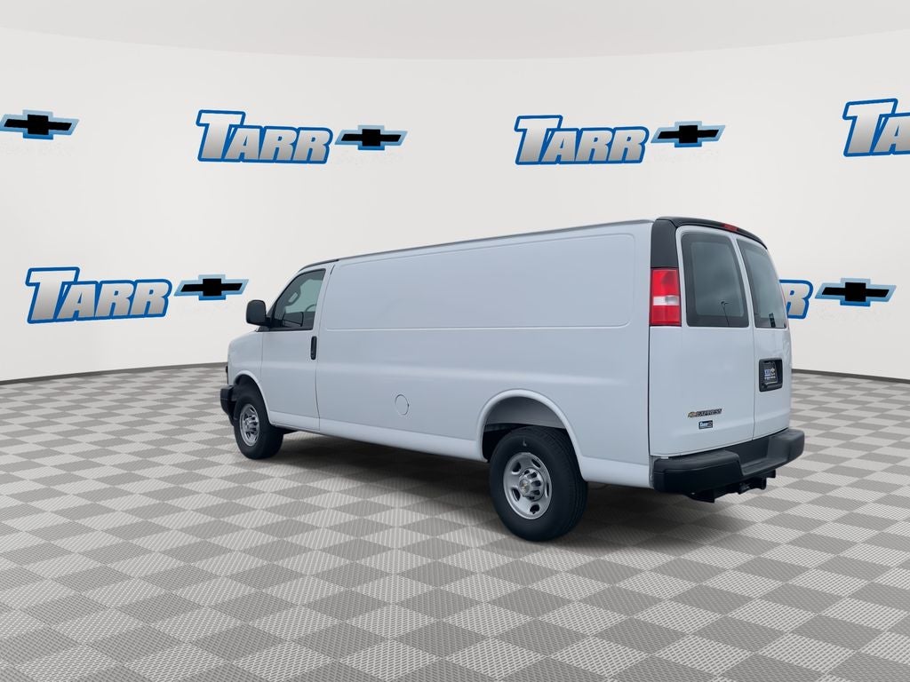 2025 Chevrolet Express Cargo 3500 WT