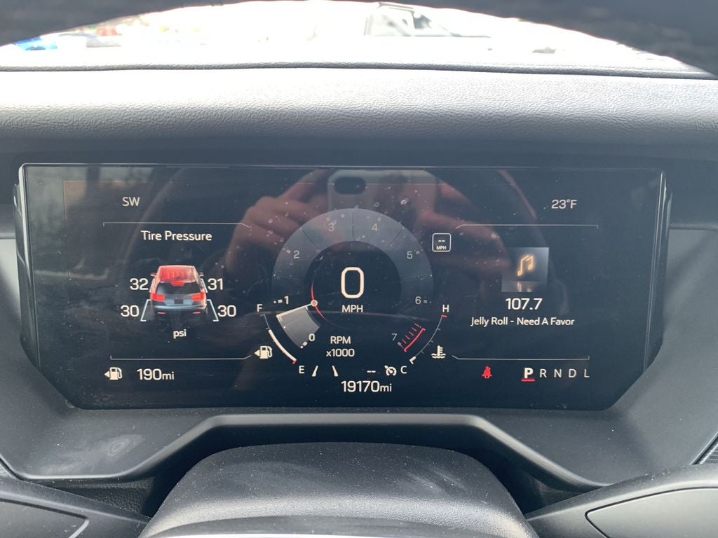 2025 GMC Acadia Elevation