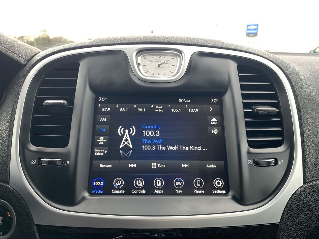 2023 Chrysler 300 Touring L