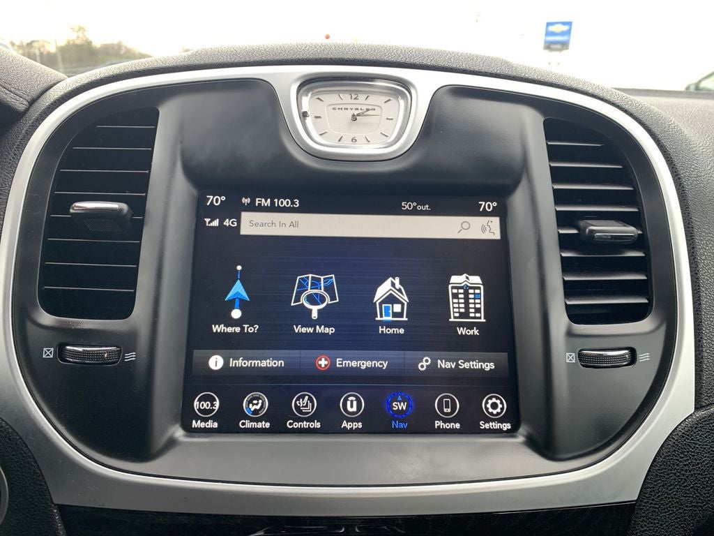 2023 Chrysler 300 Touring L