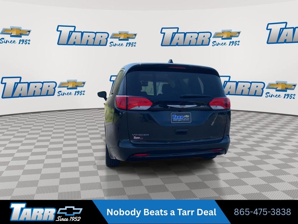 2023 Chrysler Voyager LX