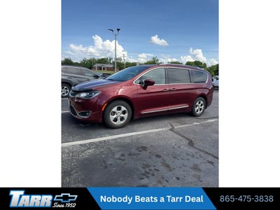 2017 Chrysler Pacifica Touring-L Plus