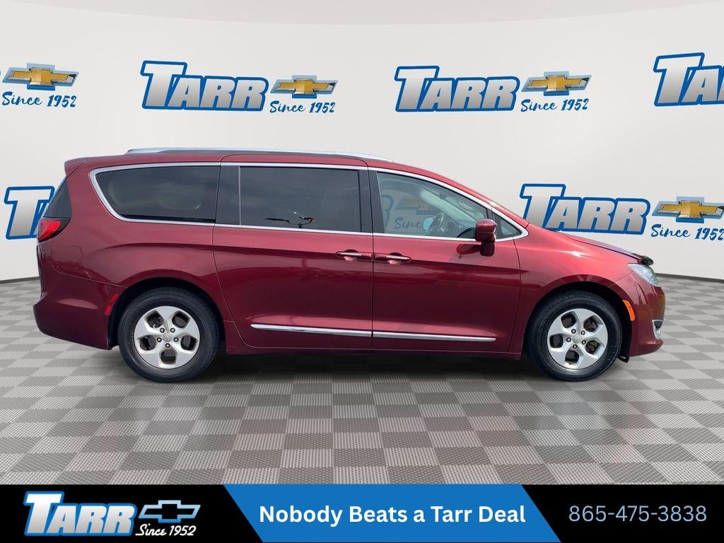 2017 Chrysler Pacifica Touring-L Plus