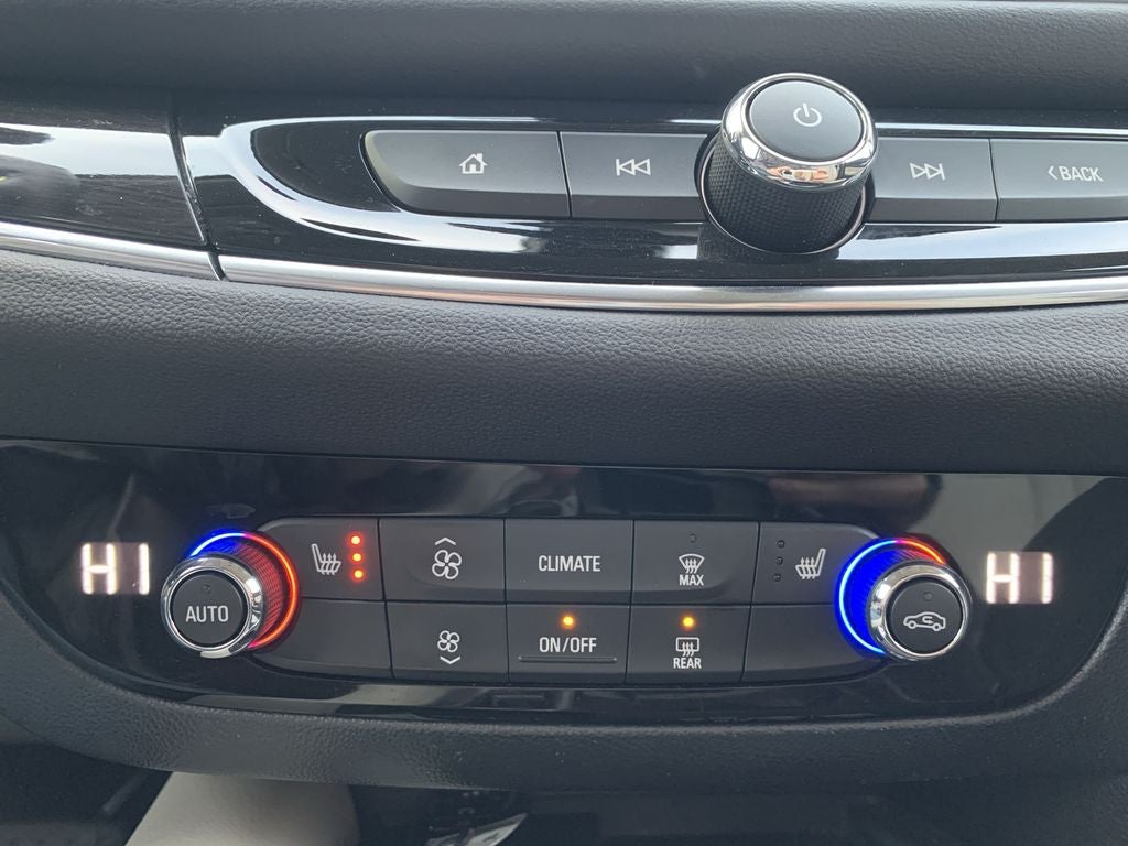 2023 Buick Enclave Essence