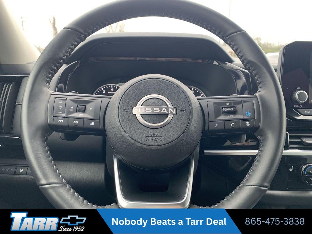 2025 Nissan Pathfinder SV