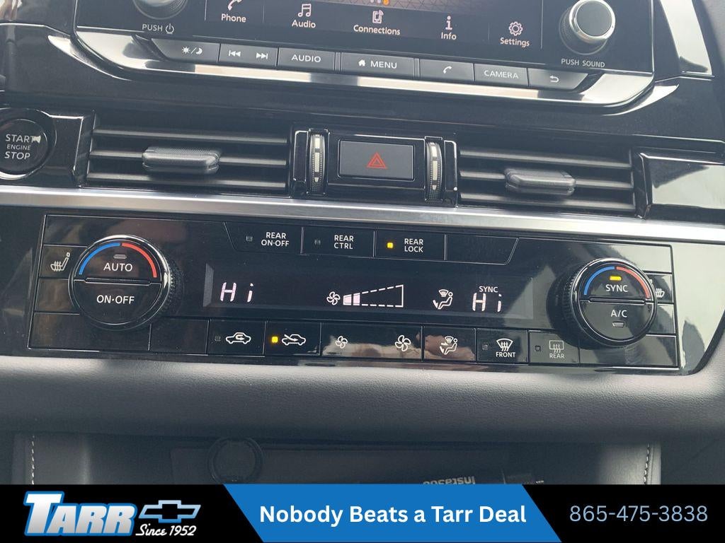 2025 Nissan Pathfinder SV