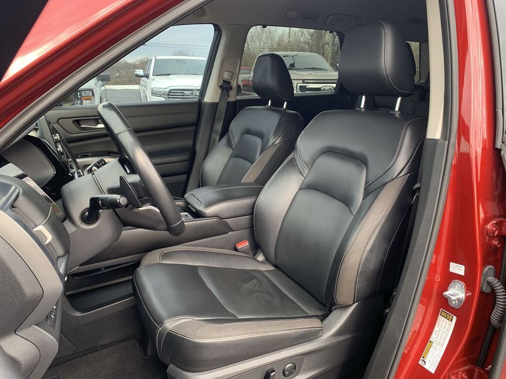 2022 Nissan Pathfinder SL