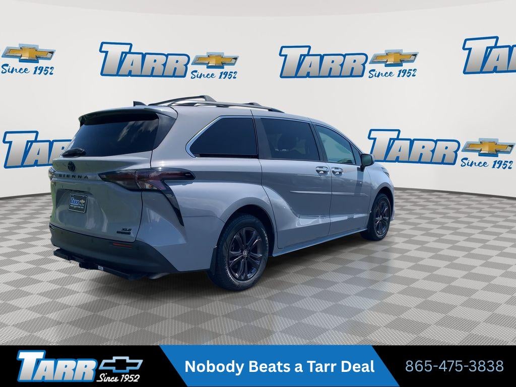 2024 Toyota Sienna LE