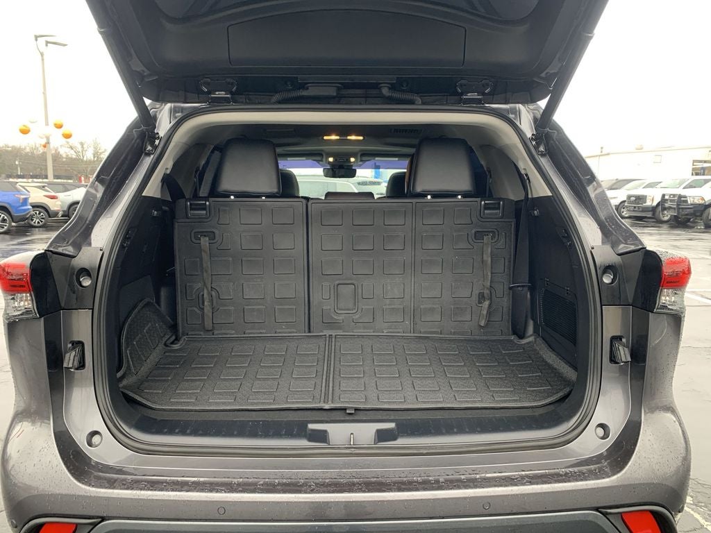 2022 Toyota Highlander Hybrid Limited