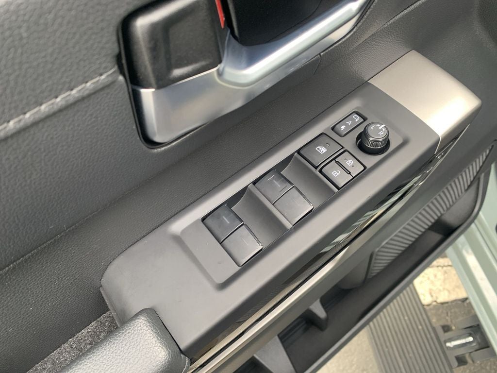 2025 Toyota Sequoia SR5