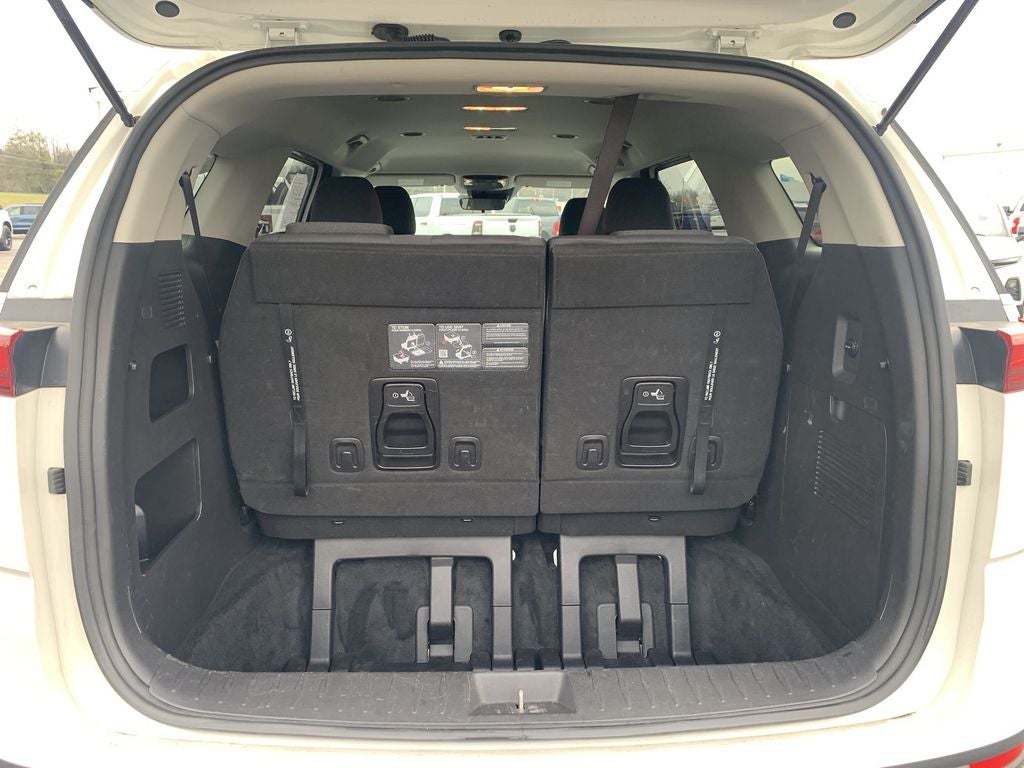 2024 Kia Carnival LX